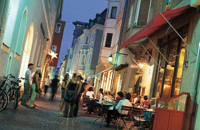 Schloss Weichs Zu Regensburg Mit 2Schlafzimmer Parkplatz Internet 75Qm Zentrum Eksteriør bilde